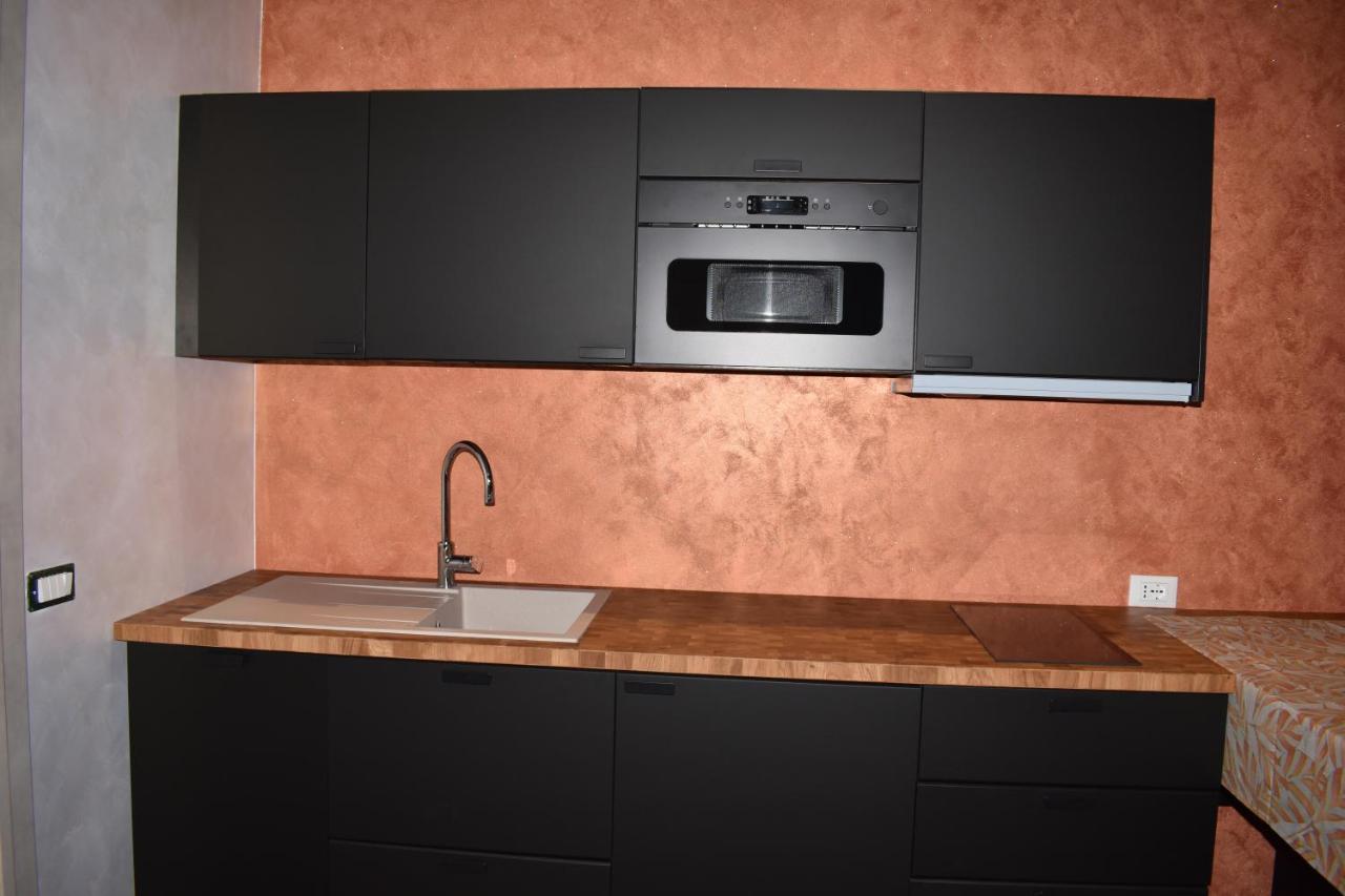 Garda Fantasy Apartment - Jacuzzi Desenzano del Garda Extérieur photo