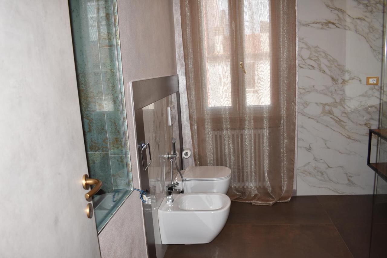 Garda Fantasy Apartment - Jacuzzi Desenzano del Garda Extérieur photo