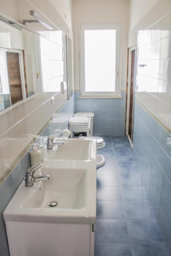 Garda Fantasy Apartment - Jacuzzi Desenzano del Garda Extérieur photo