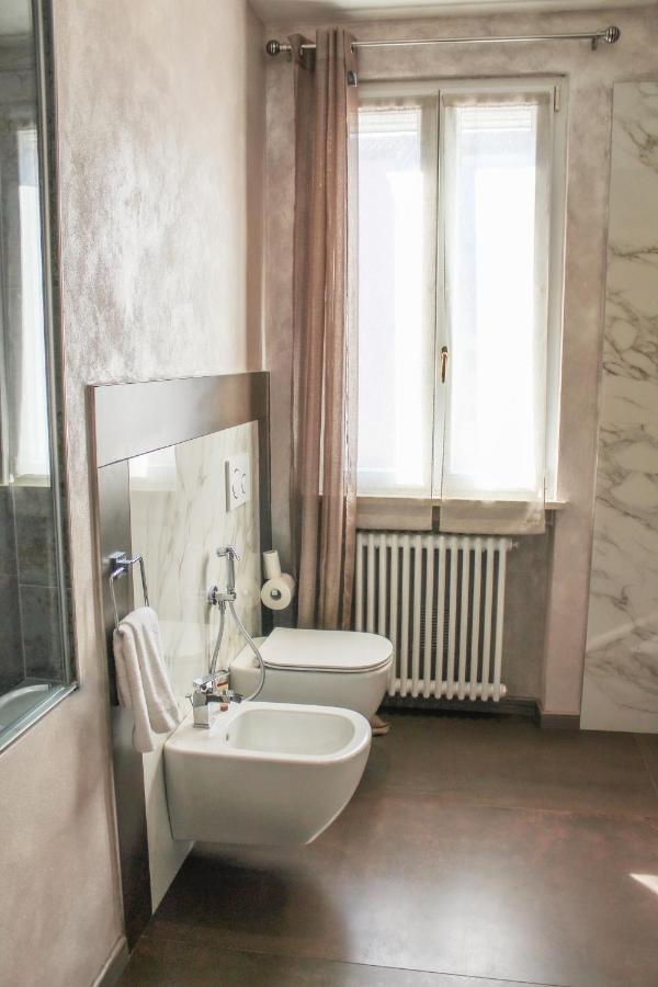 Garda Fantasy Apartment - Jacuzzi Desenzano del Garda Extérieur photo