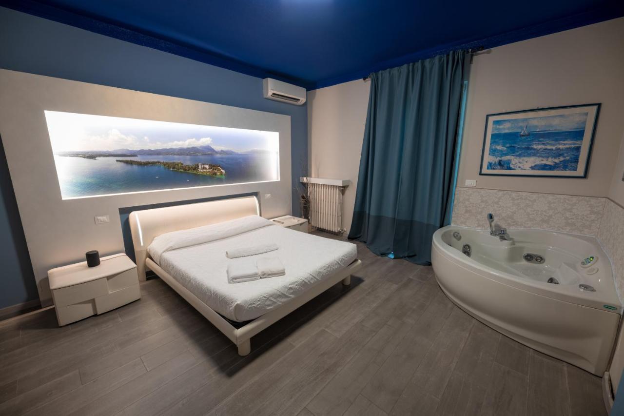 Garda Fantasy Apartment - Jacuzzi Desenzano del Garda Extérieur photo