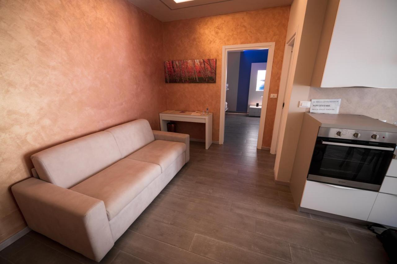 Garda Fantasy Apartment - Jacuzzi Desenzano del Garda Extérieur photo
