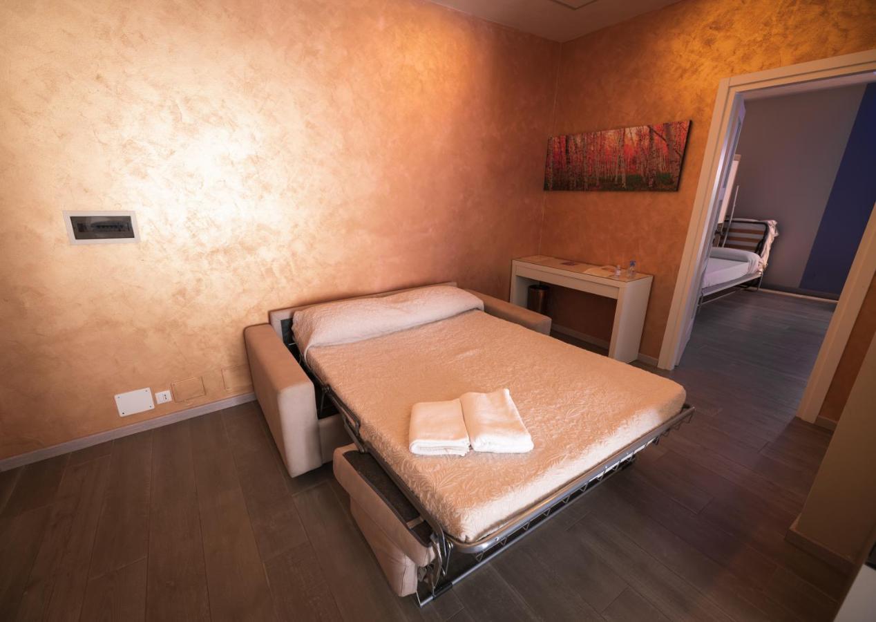 Garda Fantasy Apartment - Jacuzzi Desenzano del Garda Extérieur photo